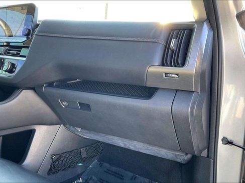 Used 2022 Nissan Pathfinder Platinum w/ Cargo Package image 20