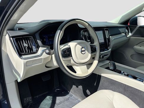 Used 2025 Volvo V60 B5 Cross Country Plus AWD/4WD image 9