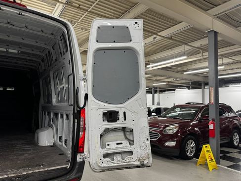 Used 2020 Mercedes-Benz Sprinter 3500 image 14