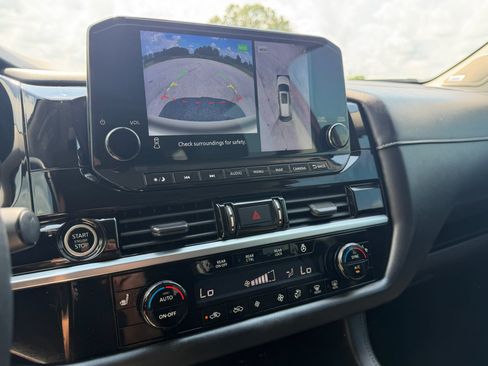 Used 2022 Nissan Pathfinder SL w/ SL Premium Package FWD image 15