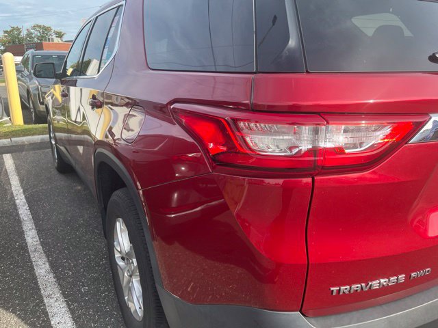 Used 2021 Chevrolet Traverse LT AWD/4WD image 4