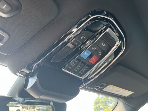 Used 2024 Jeep Grand Cherokee Overland w/ Advanced Protech Group III image 35