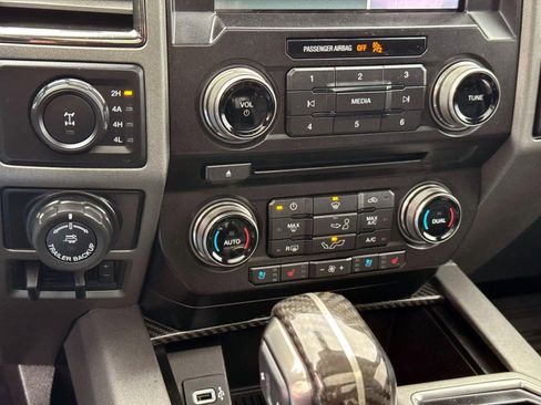 Used 2018 Ford F150 Raptor w/ Equipment Group 802A Luxury image 30