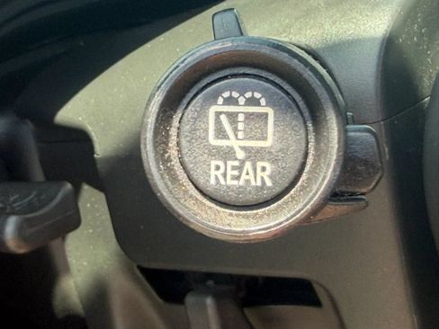 Used 2020 Chevrolet Suburban LT AWD/4WD image 30