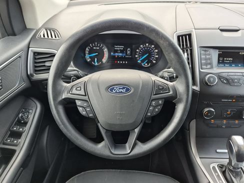 Used 2018 Ford Edge SE FWD image 21