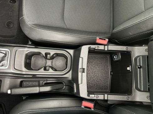 Used 2023 Jeep Wrangler Freedom Edition image 16