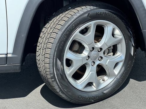 Used 2022 Jeep Compass Limited AWD/4WD image 9