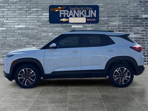 Used 2026 Chevrolet TrailBlazer LT w/ Driver Confidence Package image 2