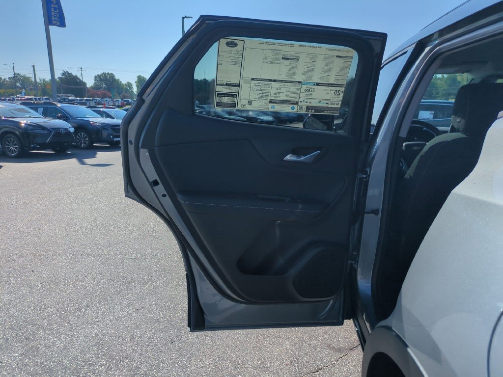 New 2026 Chevrolet Blazer LT w/ Convenience Package FWD image 25