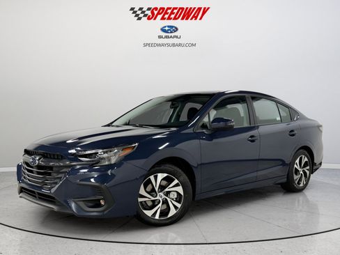 Used 2025 Subaru Legacy Premium AWD/4WD image 3