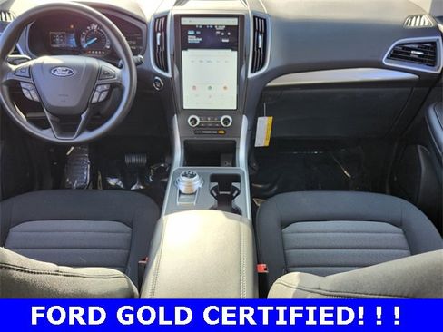 Used 2024 Ford Edge SE w/ Black Appearance Package image 12
