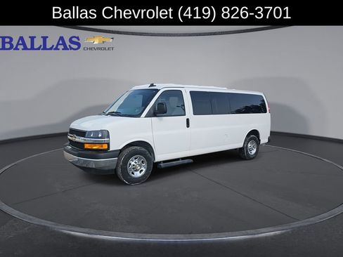 Used 2024 Chevrolet Express 3500 LT w/ LT Preferred Equipment Group image 4