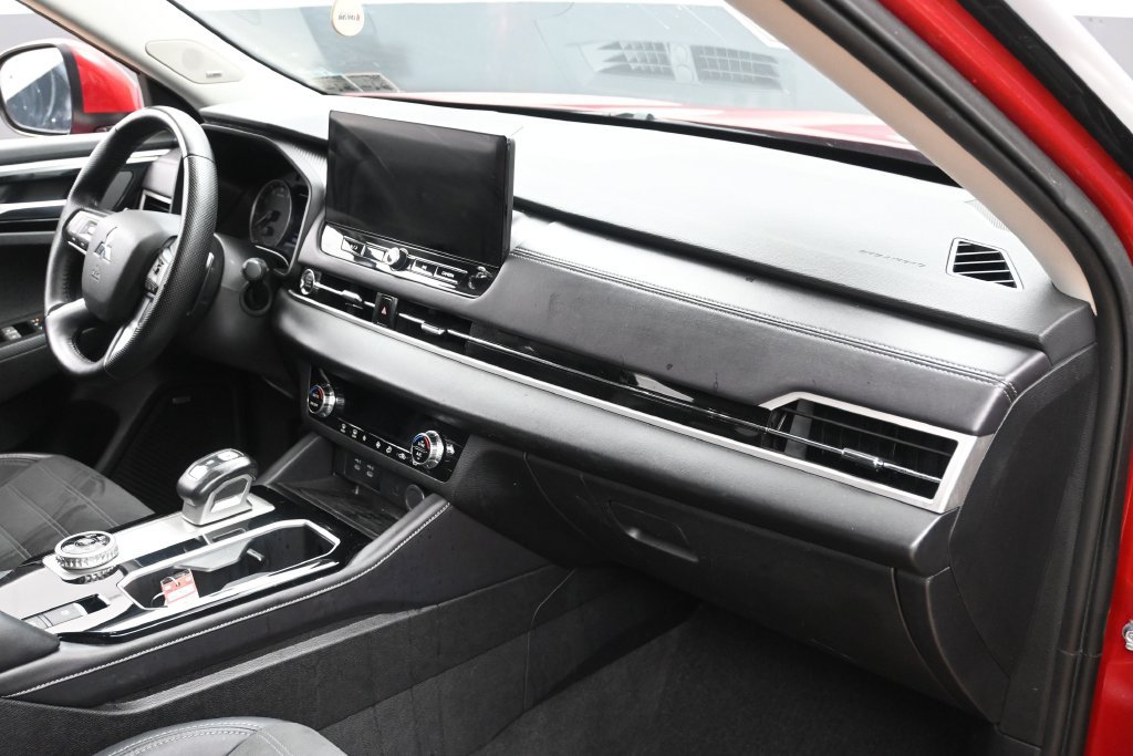 Used 2025 Mitsubishi Outlander SE AWD/4WD image 19