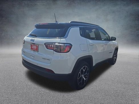 Used 2024 Jeep Compass Limited AWD/4WD image 3