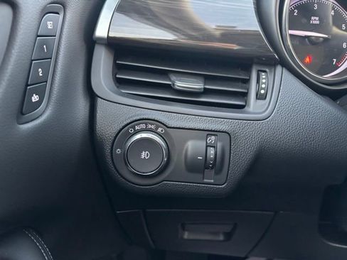 Certified 2019 Buick Envision Essence w/ LPO, Active Package image 15