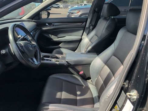 Used 2018 Honda Accord Sport image 6