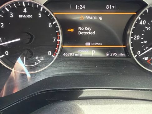 Used 2022 Nissan Pathfinder SL FWD image 6