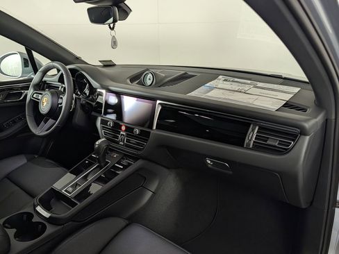 New 2026 Porsche Macan AWD/4WD image 19