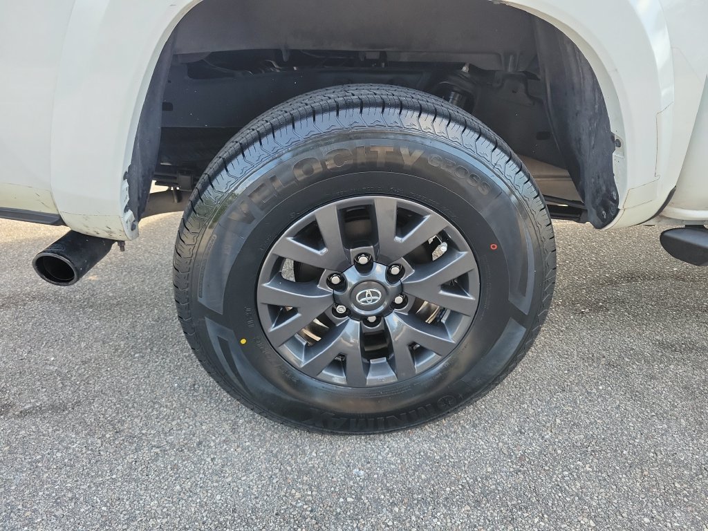 Certified 2023 Toyota Tacoma SR5 AWD/4WD image 30