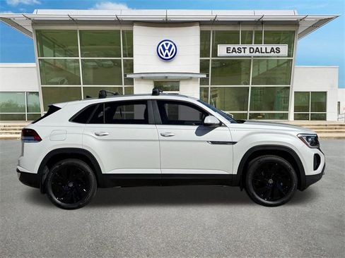 New 2026 Volkswagen Atlas Cross Sport SE image 2