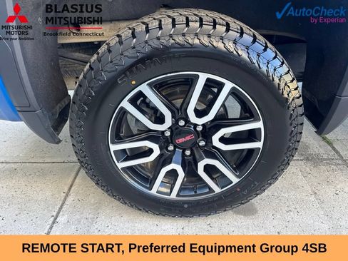 Used 2024 GMC Sierra 1500 AT4 w/ AT4 Premium Package AWD/4WD image 9