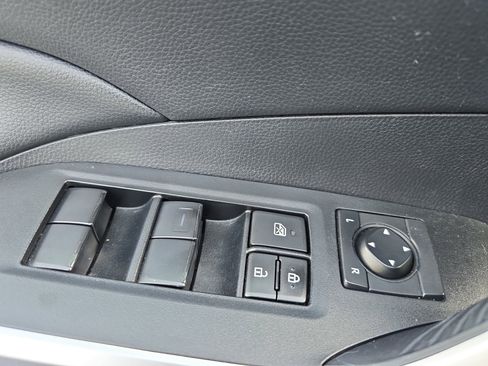 Used 2019 Toyota RAV4 XLE image 27