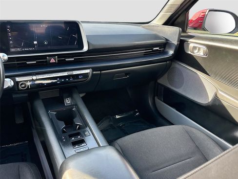 Used 2024 Hyundai Ioniq 6 SE RWD image 22