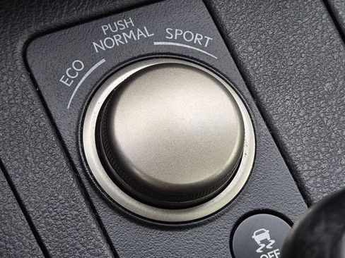 Used 2014 Lexus ES 350 w/ Luxury Package FWD image 16