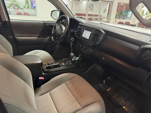 Used 2019 Toyota Tacoma SR w/ SR Convenience Package image 23