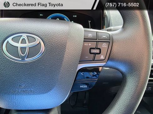 Used 2025 Toyota Camry LE w/ Convenience Package FWD image 27