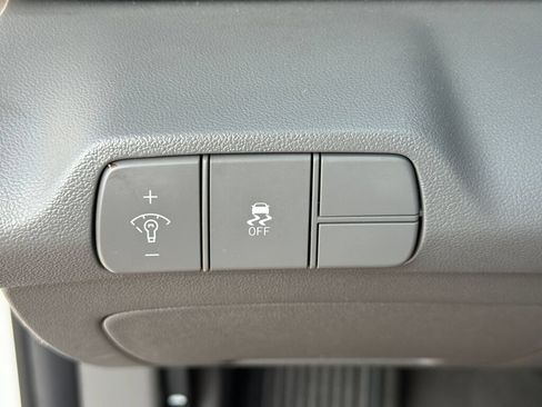 Used 2024 Hyundai Elantra SEL FWD image 29