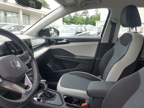 Certified 2025 Volkswagen Taos S FWD image 17