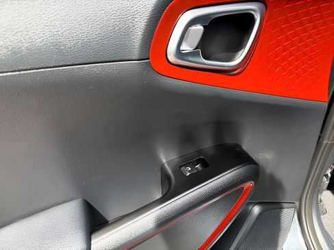 Used 2023 Kia Soul GT-Line FWD image 20