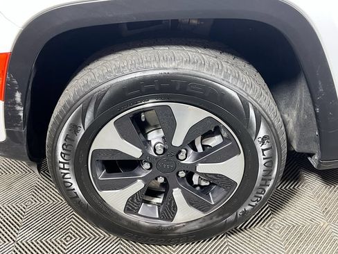 Used 2024 Jeep Grand Cherokee Limited 4xe AWD/4WD image 27