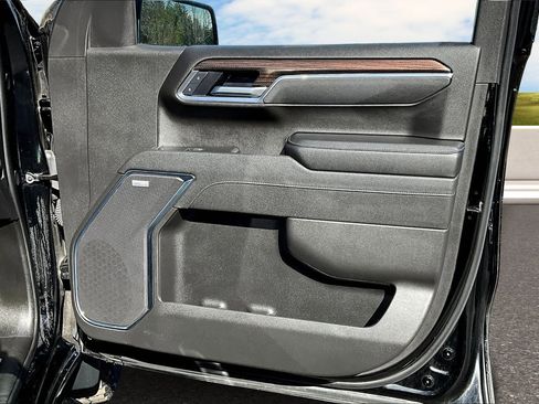 Used 2025 Chevrolet Silverado 1500 LT Trail Boss w/ Convenience Package II image 20