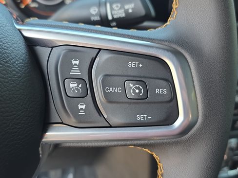Used 2024 Jeep Wrangler Unlimited Sahara w/ Safety Group AWD/4WD image 15