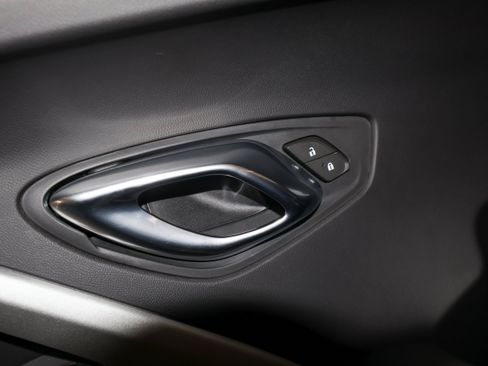 Used 2019 Chevrolet Camaro SS RWD image 18