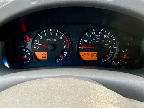 Used 2012 Nissan Frontier SV image 37