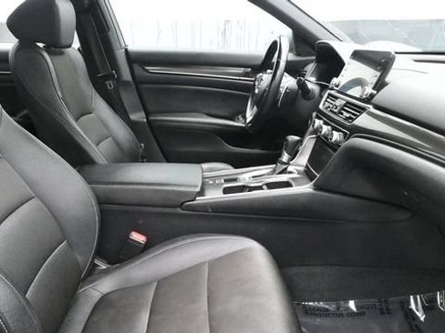 Used 2019 Honda Accord Sport image 11