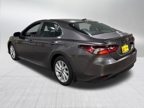 Used 2023 Toyota Camry LE FWD image 4