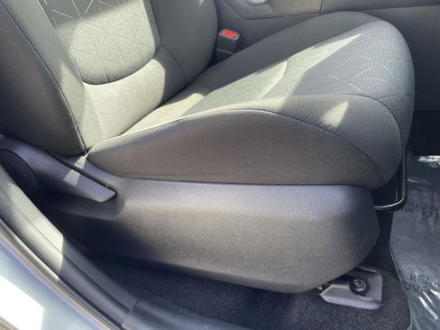 Used 2021 Toyota RAV4 XLE w/ Convenience Package AWD/4WD image 21