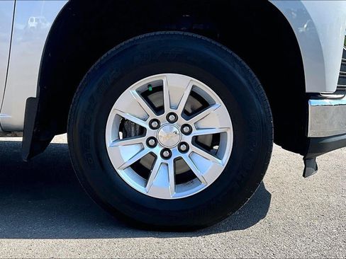 Used 2021 Chevrolet Silverado 1500 LT AWD/4WD image 9