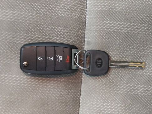 Used 2021 Kia Sportage LX FWD image 32