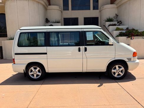 Used 2002 Volkswagen Eurovan MV FWD image 8