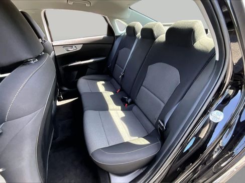 Used 2023 Kia Forte LXS w/ LXS Technology Package FWD image 19