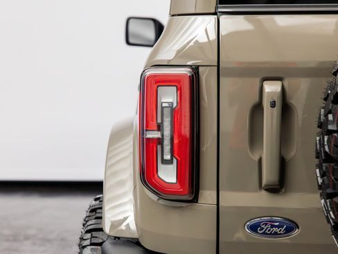 Used 2025 Ford Bronco Outer Banks AWD/4WD image 17