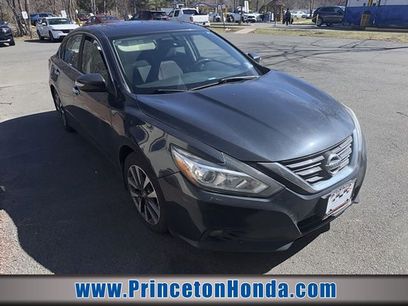 Used 2017 Nissan Altima 2.5 SV w/ Convenience Package