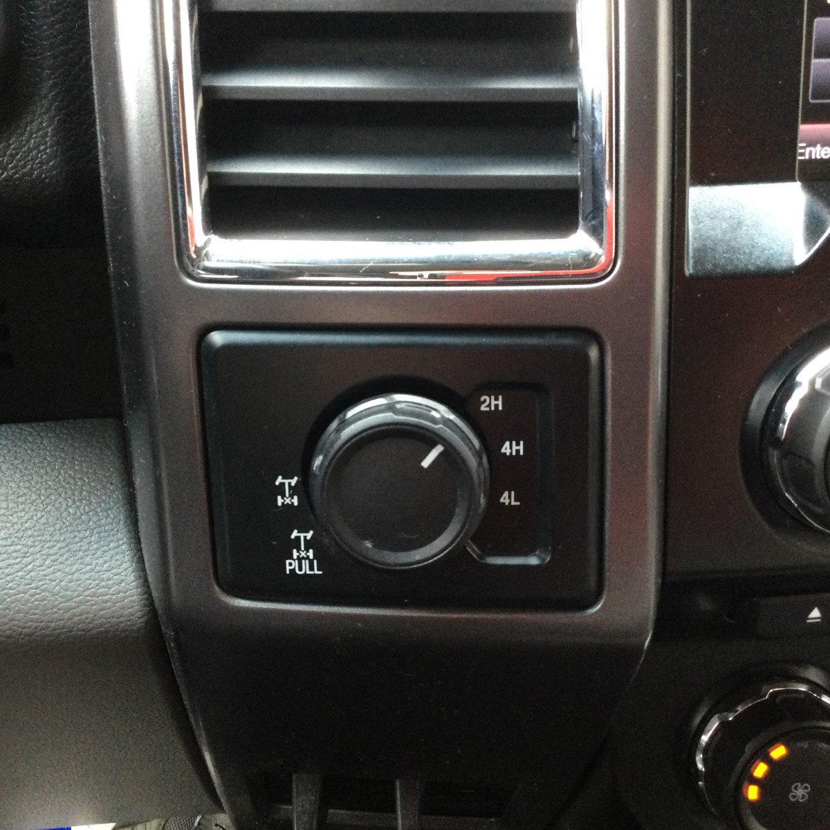 Used 2015 Ford F150 XLT w/ Equipment Group 302A Luxury AWD/4WD image 20