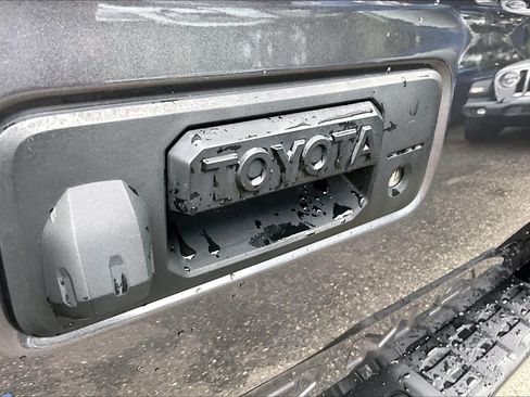 Certified 2022 Toyota Tacoma SR5 w/ SR5 Appearance Package (SM) AWD/4WD image 29