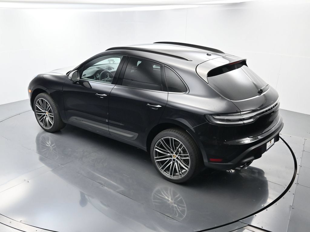 Certified 2026 Porsche Macan Turbo AWD/4WD image 34